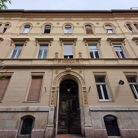 Artlovers' flat - Kazinczy street Budapest Kültér fotó